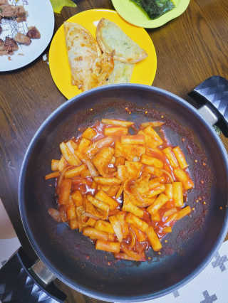 [심플리쿡]창화당떡볶이+모둠만두, 쫄면+굴림만두 SET — 5점을 준 리뷰어가 2020년 9월 올린 사용 사진