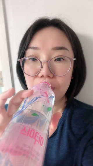 아쿠아스 플레이버워터 [아쿠아스] 제로칼로리 플레이버워터 복숭아/청포도 1BOX 20개입 — 5점을 준 리뷰어가 2020년 6월 올린 사용 사진