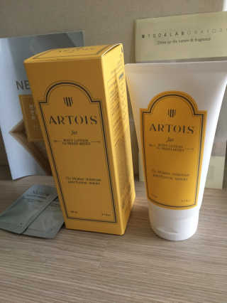 아르투아 ARTOIS 꽃밭에 누운듯 은은한 꽃향기, 아르투아 자르 바디로션 — 5점을 준 리뷰어가 2020년 7월 올린 사용 사진