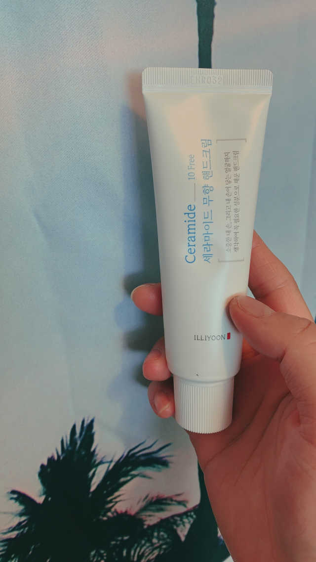 일리윤 세라마이드 무향 핸드크림 리뷰 사진
