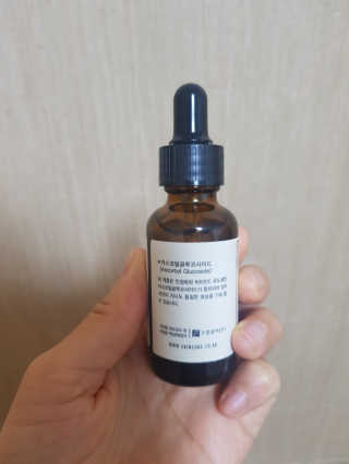 [스킨큐어] 산다화 비타민C 화이트닝 에센스 30ml — 5점을 준 리뷰어가 2020년 4월 올린 사용 사진