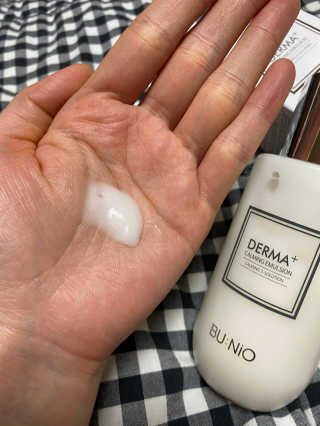 뷰니오 더마플러스 카밍 에멀전200ml — 5점을 준 리뷰어가 2020년 11월 올린 사용 사진