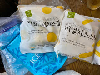 가치식탁 리얼치즈스틱, 리얼크림치즈볼 — 4점을 준 리뷰어가 2020년 8월 올린 사용 사진