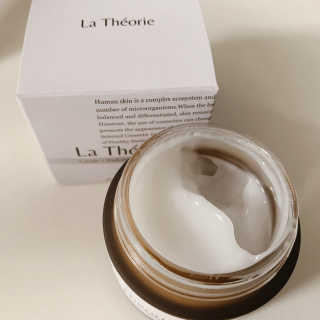 La Theorie Hydrating Ingredients | 하이드레이팅 인그레이디언츠 — 5점을 준 리뷰어가 2020년 5월 올린 사용 사진
