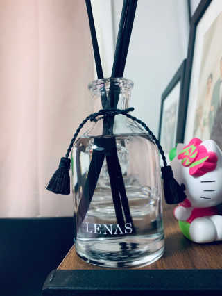 레나스 프리미엄 아로마 디퓨저 200ml  [1SET] — 4.5점을 준 리뷰어가 2020년 5월 올린 사용 사진