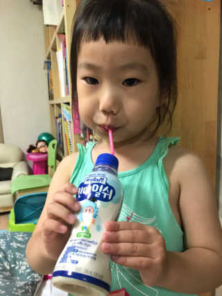 남양유업 [ 아인슈타인 ] 머리가 마시는 아인슈타인 킨더밀쉬 — 5점을 준 리뷰어가 2020년 7월 올린 사용 사진