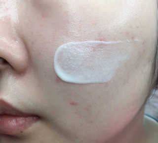 네이처컬렉션 이자녹스 UV 선 프로 365 익스트림 선 플루이드 100ml — 3점을 준 리뷰어가 2020년 5월 올린 사용 사진