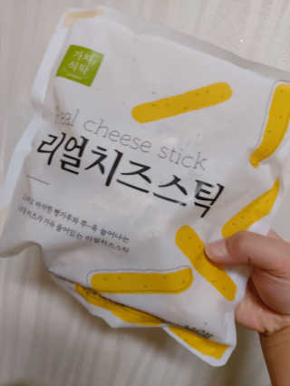 가치식탁 리얼치즈스틱, 리얼크림치즈볼 — 5점을 준 리뷰어가 2020년 11월 올린 사용 사진