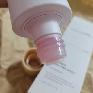 어글리프루프 에센스 스탑디어글리 레드모먼트 에센스 120ml — 4점을 준 리뷰어가 2020년 11월 올린 사용 사진
