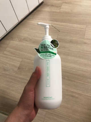 멈칫 향기좋은 약산성 샴푸, 단백질 퀵트리트먼트 택1 — 5점을 준 리뷰어가 2020년 6월 올린 사용 사진