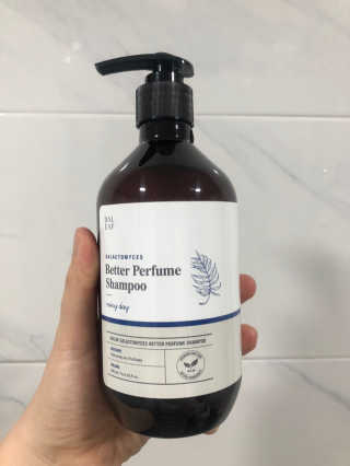 달리프 베러 퍼퓸 샴푸 1000ml 레이니데이 or 일랑로즈 — 4점을 준 리뷰어가 2020년 4월 올린 사용 사진