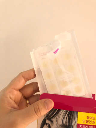 엘라밴드 하이드로 도트 스팟패치 12mm, 10mm — 5점을 준 리뷰어가 2020년 8월 올린 사용 사진
