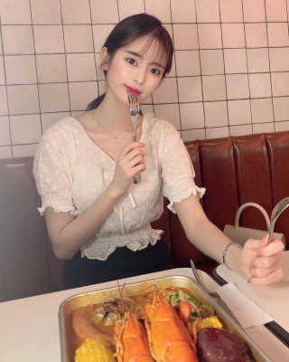 뉴욕아파트먼트 합정점 [뉴욕아파트먼트 오리지날그릴] 4만원 이용권 — 4.5점을 준 리뷰어가 2020년 6월 올린 사용 사진