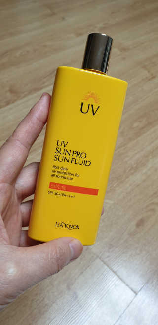 네이처컬렉션 이자녹스 UV 선 프로 365 익스트림 선 플루이드 100ml — 5점을 준 리뷰어가 2020년 5월 올린 사용 사진