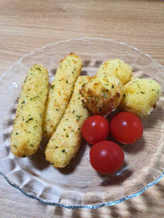 가치식탁 리얼치즈스틱, 리얼크림치즈볼 — 5점을 준 리뷰어가 2020년 8월 올린 사용 사진