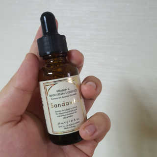 [스킨큐어] 산다화 비타민C 화이트닝 에센스 30ml — 5점을 준 리뷰어가 2020년 4월 올린 사용 사진