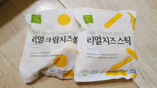 가치식탁 리얼치즈스틱, 리얼크림치즈볼 — 5점을 준 리뷰어가 2020년 7월 올린 사용 사진