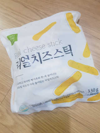 가치식탁 리얼치즈스틱, 리얼크림치즈볼 — 5점을 준 리뷰어가 2020년 6월 올린 사용 사진