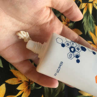트리티스 US [TREATIS] UV Defence Sun Cream PA+++ / SPF50+ — 4점을 준 리뷰어가 2021년 1월 올린 사용 사진