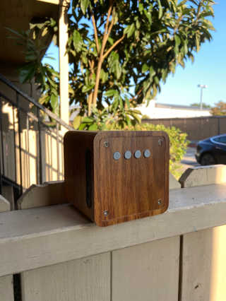 SEVIZ MINI10W 레트로 블루투스 스피커 — 5점을 준 리뷰어가 2020년 9월 올린 사용 사진