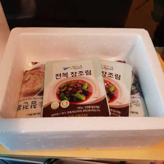 바다는다웰빙이다 완도사랑 전복죽 250g - 2팩 + 전복장조림 2팩 — 4점을 준 리뷰어가 2020년 8월 올린 사용 사진