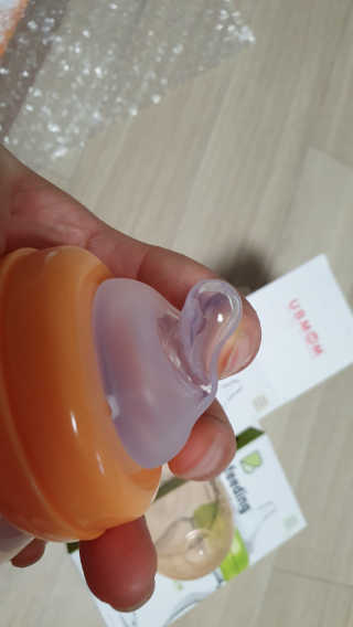 유비맘 신생아젖병 120ml 트리플팩_ 젖꼭지 포함 — 5점을 준 리뷰어가 2020년 6월 올린 사용 사진
