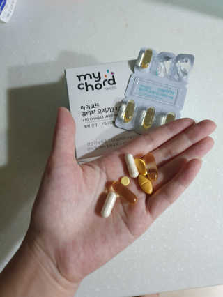 JW중외제약 마이코드 알티지 오메가3 1000 mg — 5점을 준 리뷰어가 2020년 9월 올린 사용 사진
