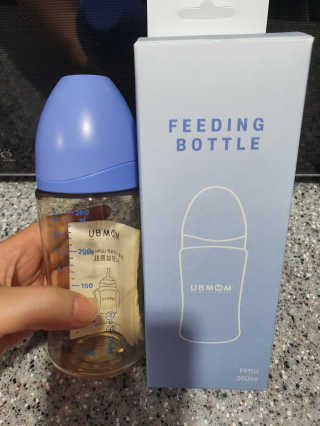 유비맘 PPSU 젖병 노꼭지_260ml_컬러 랜덤 발송 — 4점을 준 리뷰어가 2020년 8월 올린 사용 사진