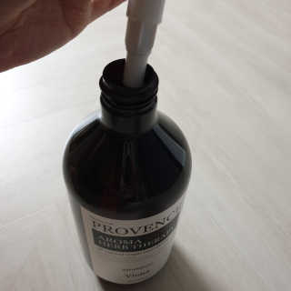 프로방스 바이올렛 퍼퓸 샴푸 1000ml 업그레이드 — 5점을 준 리뷰어가 2020년 8월 올린 사용 사진