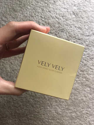 VELY VELY 아우라 허니 글로우 쿠션 — 5점을 준 리뷰어가 2020년 4월 올린 사용 사진