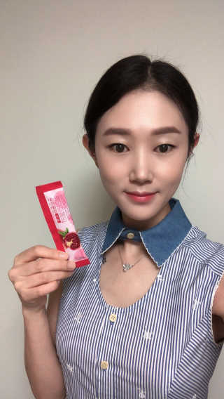 헬스업_쁘띠쁘띠석류콜라겐젤리_20g x 14포 — 5점을 준 리뷰어가 2020년 9월 올린 사용 사진