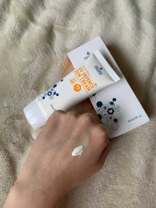 트리티스 US [TREATIS] UV Defence Sun Cream PA+++ / SPF50+ — 5점을 준 리뷰어가 2020년 11월 올린 사용 사진