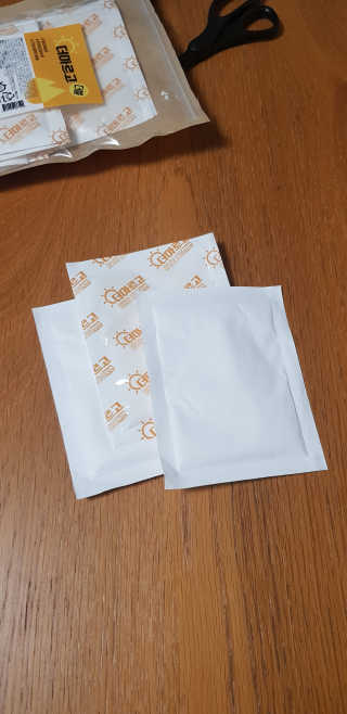 더조은집 [더마르고] 기화성 항균 젤리 제습팩 — 4.5점을 준 리뷰어가 2020년 8월 올린 사용 사진