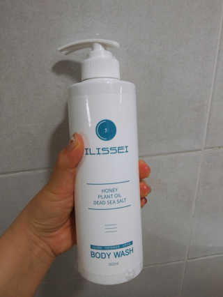일리세이 허니 샴푸 500ml + 허니 바디워시 500ml 세트 — 3점을 준 리뷰어가 2020년 4월 올린 사용 사진