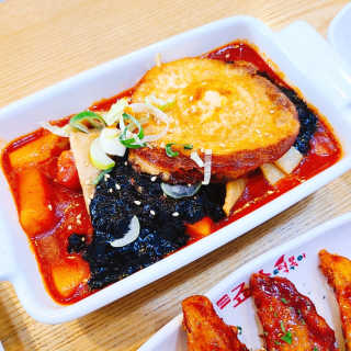 죠스떡볶이 [죠스푸드] 짜빠떡볶이+떡또그+범벅만두 신메뉴 3종 — 4점을 준 리뷰어가 2020년 5월 올린 사용 사진