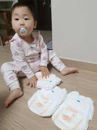 오브맘 밤 프리미엄 아기 기저귀 팬티형 밴드형 — 5점을 준 리뷰어가 2020년 11월 올린 사용 사진