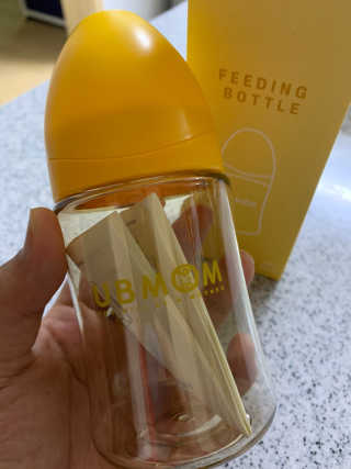 유비맘 PPSU 젖병 노꼭지_200ml_컬러 랜덤 발송 — 5점을 준 리뷰어가 2020년 8월 올린 사용 사진