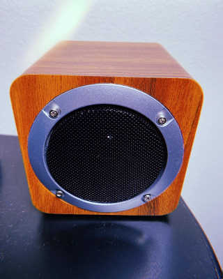 SEVIZ MINI10W 레트로 블루투스 스피커 — 5점을 준 리뷰어가 2020년 9월 올린 사용 사진