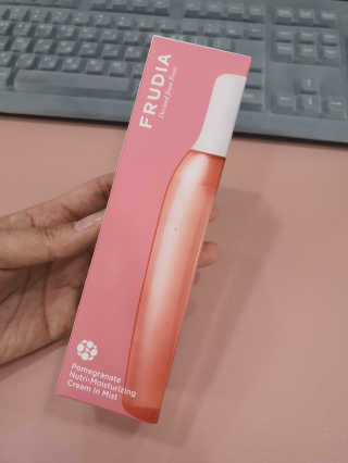 [후르디아] 주름 개선 기능성-석류 크림 미스트 — 4점을 준 리뷰어가 2020년 10월 올린 사용 사진