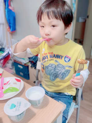 남양유업 떠먹는 불가리스 달지 않아 순한 유기농 BABY 2단계 — 4.5점을 준 리뷰어가 2020년 10월 올린 사용 사진