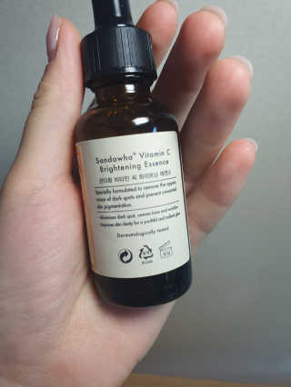 [스킨큐어] 산다화 비타민C 화이트닝 에센스 30ml — 4점을 준 리뷰어가 2020년 4월 올린 사용 사진