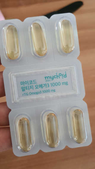 JW중외제약 마이코드 알티지 오메가3 1000 mg — 5점을 준 리뷰어가 2020년 7월 올린 사용 사진