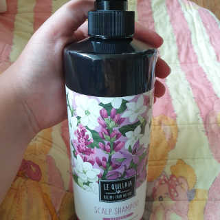 르퀼라야 스칼프 샴푸 810ml [가드니아/포레스트] — 5점을 준 리뷰어가 2020년 7월 올린 사용 사진