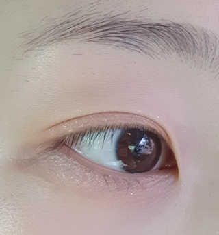 [블랙루즈] 크리스탈 하트 락 섀도우 4종 중 택1 — 5점을 준 리뷰어가 2020년 9월 올린 사용 사진
