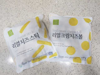 가치식탁 리얼치즈스틱, 리얼크림치즈볼 — 5점을 준 리뷰어가 2020년 9월 올린 사용 사진