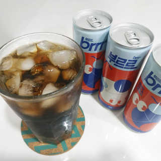 [칼로리 걱정 NO 제로칼로리 탄산음료]  부담없이 즐기는 부르르Brrr~~ 제로 콜라 — 4점을 준 리뷰어가 2020년 12월 올린 사용 사진
