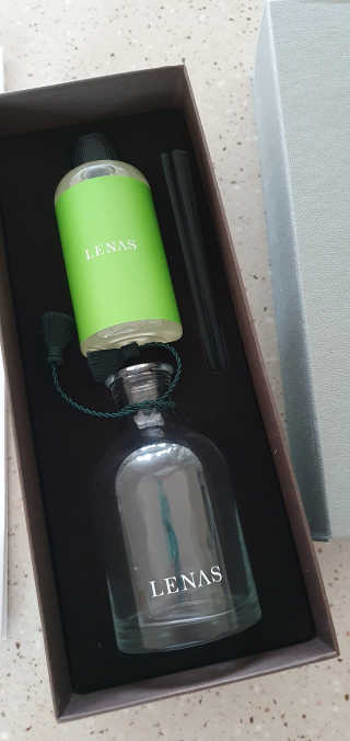 레나스 프리미엄 아로마 디퓨저 200ml  [1SET] — 5점을 준 리뷰어가 2020년 8월 올린 사용 사진