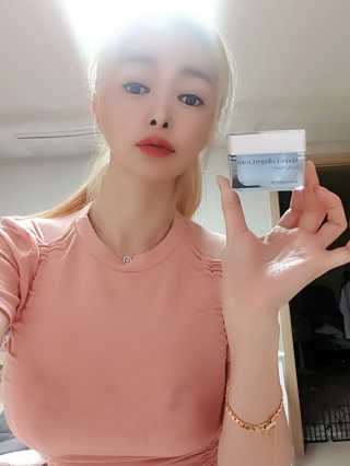 델라본 마린 콜라겐 수분크림 — 5점을 준 리뷰어가 2020년 4월 올린 사용 사진