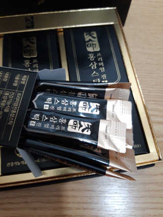 헬스업_천명진프리미엄홍삼스틱_10ml x 30포 — 5점을 준 리뷰어가 2020년 11월 올린 사용 사진