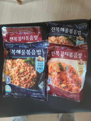 바다는다웰빙이다 전복해물볶음밥/전복김치볶음밥 250g-4봉지 — 5점을 준 리뷰어가 2020년 11월 올린 사용 사진